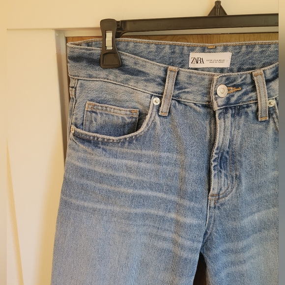 Zara Light Blue Denim Jeans Natural Hem Size 4 - Picture 3 of 4